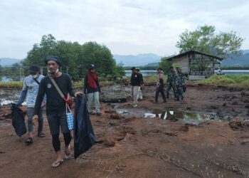 Mengintip Clean Up Para Pegiat di Konservasi Mangrove 1686e4a0 f2b0 4aa7 83e1 9c837d2fc7f8