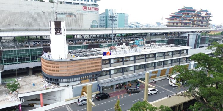 Stasiun Kereta Api Medan Gunakan PLTS untuk Dukung Energi Hijau 249d917d b4fd 48f3 acb3 787aab375388