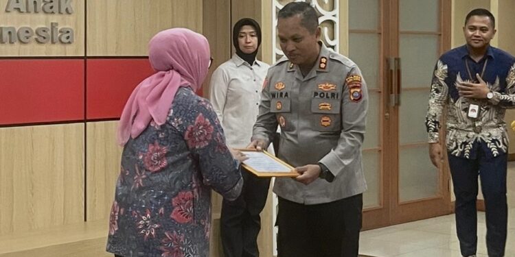 Menteri PPPA Berikan Penghargaan ke Kapolres Padang Sidempuan Wira Prayatna 58ff991a 6fc9 4474 bfc2 659ecc9df4a7