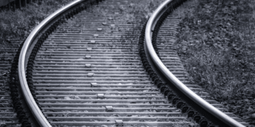 Dua Pencuri Tertangkap Basah Gasak Besi Rel Kereta Api di Stasiun Pulau Brayan