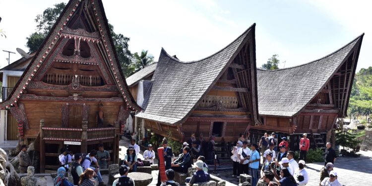 Asesor UNESCO: Masyarakat Harus Tahu Betapa Spesialnya Danau Toba img 1668