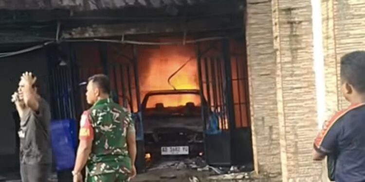 Garasi Rumah Dinas Wali Kota Sibolga Terbakar, Satu Unit Mobil Hangus screenshot