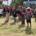 Dinilai Bermasalah, Seratusan Warga Desa Rambung Baru Tolak Pemakaman Mewah di Sibolangit Masyarakat Desa Rambung Baru yang melakukan aksi protes di depan lahan pemakaman mewah di Sibolangit. (Foto: narata)
