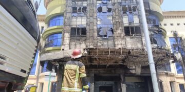 Salah satu gedung yang berada di Asrama Haji Medan terbakar, Rabu 30 Juli 2025. (Foto: Istimewa)