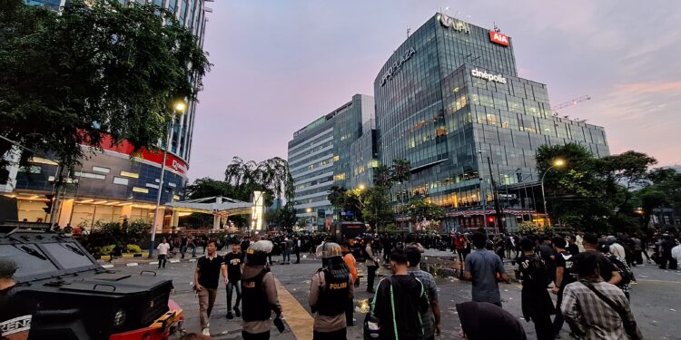 Banyak Korban Berjatuhan dalam Aksi Rakyat Sumut, Aktivis: Pak Bobby, Mana Respekmu 659b065e 28cf 4380 aab9 d663402be582