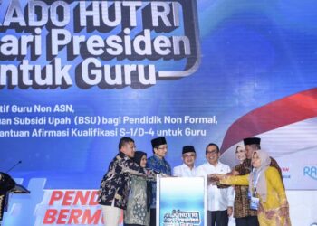 Kado HUT ke-80 RI untuk Guru: 3 Program Strategis Peningkatan Kesejahteraan dan Kompetensi 9f20ad53 db21 457f ab71 5cb104d5a9f1
