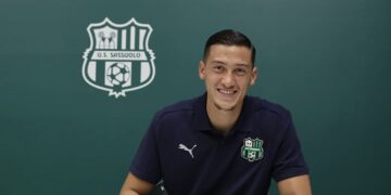 Jay Idzes resmi bergabung dengan Sassuolo dan bermain di Serie A. (Foto: Sassuolo Media)