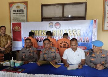 Polres Padang Lawas menangkap tiga kurir ganja seberat 44 kilogram. (Foto: Humas Polres Padang Lawas)