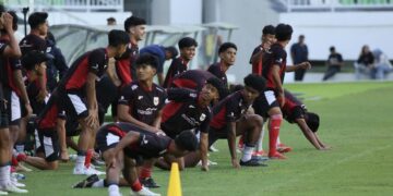 Timnas Indonesia U-17 melakukan latihan perdana jelang Piala Kemerdekaan 2025 di Stadion Utama Sumatera Utara. (Foto: Media Official Timnas U-17)