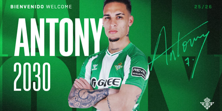 Antony ‘El Gasing’ Resmi Tinggalkan Manchester United, Permanen ke Real Betis hingga 2030 Winger asal Brasil, Antony Matheus dos Santos, kini resmi memperkuat Real Betis Balompié. (Foto: Media Real Betis Balompié)
