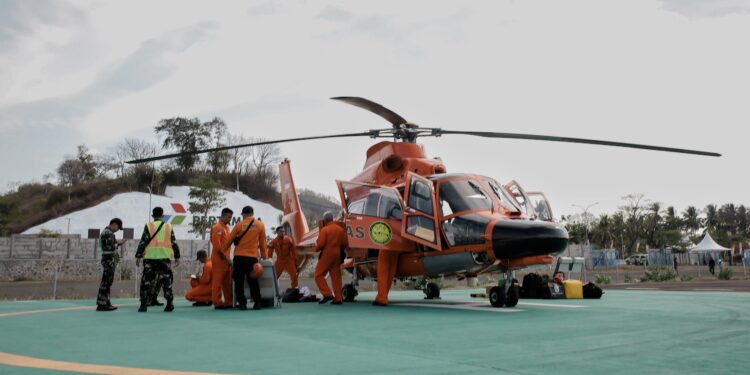 Basarnas Siapkan Dua Helikopter untuk Evakuasi Medis di MotoGP Mandalika 2025 Helikopter yang disiapkan Basarnas untuk evakuas medis di MotoGP Mandalika 2025. (Foto: MGPA)