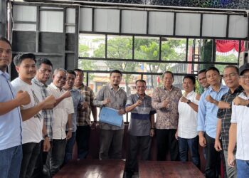 Anggota DPRD Tapanuli Tengah yang melaporkan Bupati Masinton Pasaribu ke Kejati Sumut. (Foto: Istimewa)
