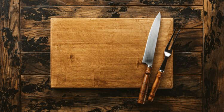 Talenan Kayu yang Menghitam Berisiko Timbulkan Gangguan Kesehatan Ilustrasi talenan kayu. (Foto: Sergey Kotenev via Unsplash)