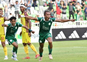 Striker PSMS Medan, Rudiyana, melakukan selebrasi usai mencetak gol ke gawang Sriwijaya FC di Stadion Utama Sumatra Utara, Sabtu (4/10/2025). (Foto: Media Official PSMS)