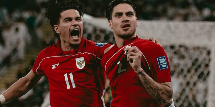Ragnar Oratmangoen dan Kevins Diks melakukan selebrasi di pertandingan melawan Arab Saudi. Kamis 9 Oktober 2025. (Foto: Dok. Timnas Indonesia)