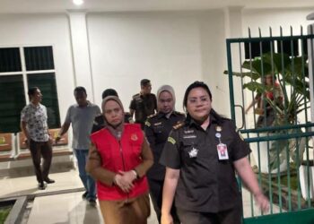 Pelaksana Tugas (Plt) Kepala Dinas Pekerjaan Umum dan Tata Ruang (PUTR) Kota Binjai, RIP, ditahan Kejari Binjai. (Foto: Kejaksaan Negeri Binjai)