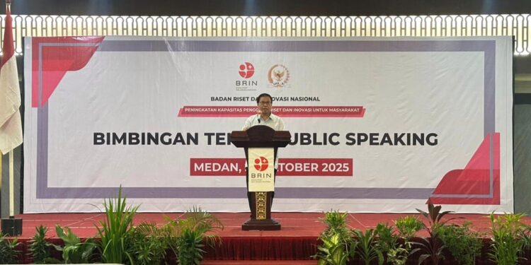 Public Speaking Penting Untuk Bangun Kepercayaan Diri img 20251022 wa0070