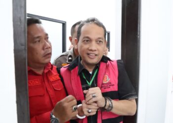 Bekas Camat Medan Polonia berinisial IAS jadi tersangka kasus dugaan korupsi belanja bahan bakar minyak. (Foto: Kejari Medan)