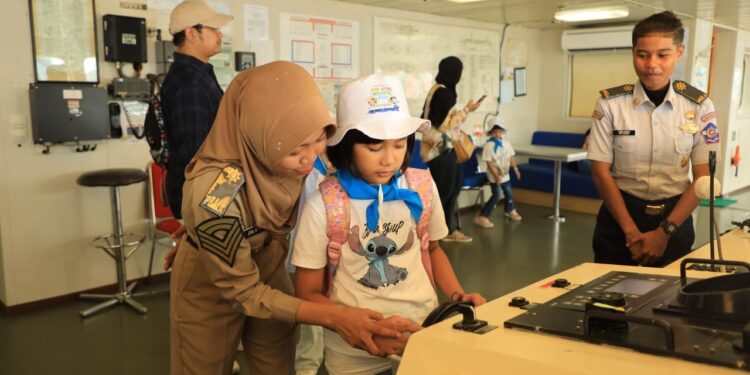 Diskon 20% Bikin Laris! Penjualan Tiket Kapal PELNI Melonjak Signifikan Jelang Nataru 2025/2026 Diskon 20% Bikin Laris! Penjualan Tiket Kapal PELNI Melonjak Signifikan Jelang Nataru 2025/2026 (Foto: Narata/Istimewa)