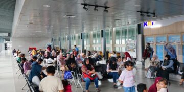 Penumpang kereta api (Foto: Narata/Istimewa)