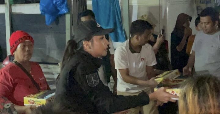 Satgas Tanggap Bencana Taruna Merah Putih (TMP) menyalurkan bantuan darurat kepada warga terdampak bencana alam (Foto: Narata/Istimewa)