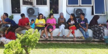 Keterangan foto: Masyarakat yang terdampak banjir dan longsor di Kabupaten Tapanuli Tengah, Sumatra Utara. (Foto: Ghiyatuddin/narata)
