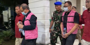 Keterangan foto: Dua pejabat PT Indonesia Asahan Aluminium (Inalum) ditahan Kejati Sumut terkait dugaan tindak pidana korupsi dalam penjualan aluminium alloy. Rabu 17 Desember 2025. (Foto: Penkum Kejati Sumut)