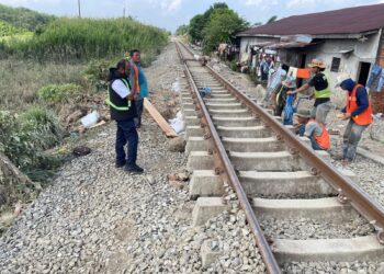 Tanah Rel Bergeser, Railink Batalkan Seluruh Perjalanan KA Srilelawangsa Tanah di Bawah Rel Bergeser Akibat Banjir, Railink Batalkan Semua Perjalanan KA Srilelawangsa Hari Ini (Foto: Narata/Istimewa)