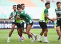 Keterangan foto: PSMS Medan menjalani official training jelang pertandingan melawan Garudayaksa FC di Stadion Pakansari, Bogor. (Sumber: Media Official PSMS)