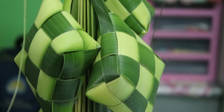 Keterangan Foto: Ilustrasi ketupat. (Sumber: Mufid Majnun via Unsplash)