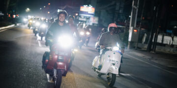 Para pengendara 'Ceria Bareng Vespa Medan' saat menggelar Sahur on the Road, Minggu (15/03/2025). (Foto:Dok CBVM).