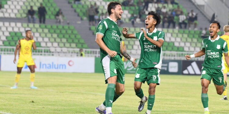 Keterangan Foto: Felipe Cadenazzi melakukan selebrasi usai mencetak gol ke gawang Sriwijaya FC di Stadion Utama Sumut. Minggu 19 April 2026. (Sumber: MO PSMS Medan)