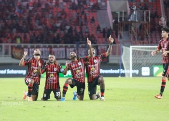 Keterangan: Selebrasi dari pemain Persipura Jayapura usai mencetak gol ke gawang Deltras United di Liga 2 Championship, 29 Maret 2026. (Sumber Foto: Ileague)