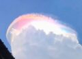 Keterangan Foto: Fenomena awan berwarna-warni atau iridescent clouds. (Sumber: istimewa/narata)