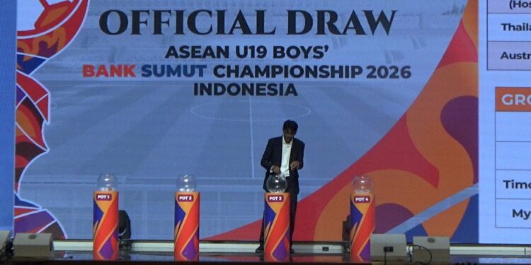 Keterangan Foto: Undian pembagian grup Piala AFF U-19 2026 di Aula Raja Inal Siregar Kantor Gubernur Sumut, Kota Medan, Kamis 7 Mei 2026. (Ghiyatuddin/narata)