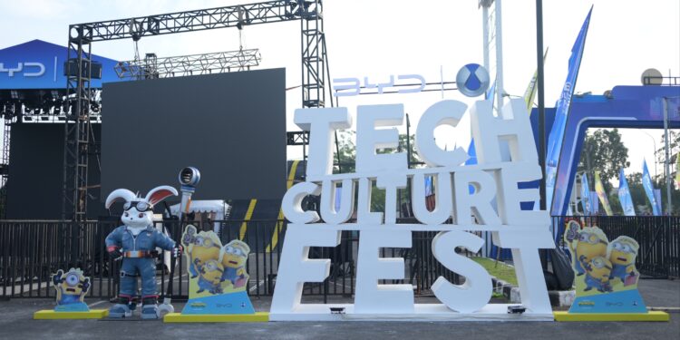 Keterangan Foto: BYD menggelar Tech Culture Fest di Lotte Grosir, Kota Medan. (Sumber: BYD)