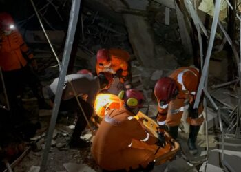 Keterangan: Operasi pencarian korban bangunan runtuh di Kompleks Grand Polonia, Kecamatan Medan Polonia, Kota Medan. (Foto: Basarnas Medan)