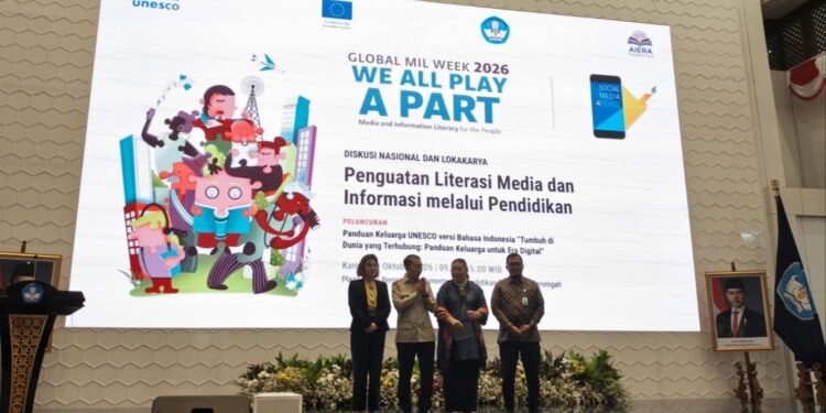 Keterangan Foto: Caption: Peluncuran panduan keluarga berbahasa Indonesia untuk dampingi anak di era digital. (Sumber: UNESCO)