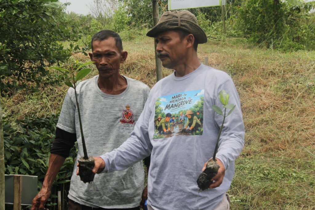Keterangan Foto: Kelompok Tani Hutan (KTH) Gading Hijau. (Sumber: narata)